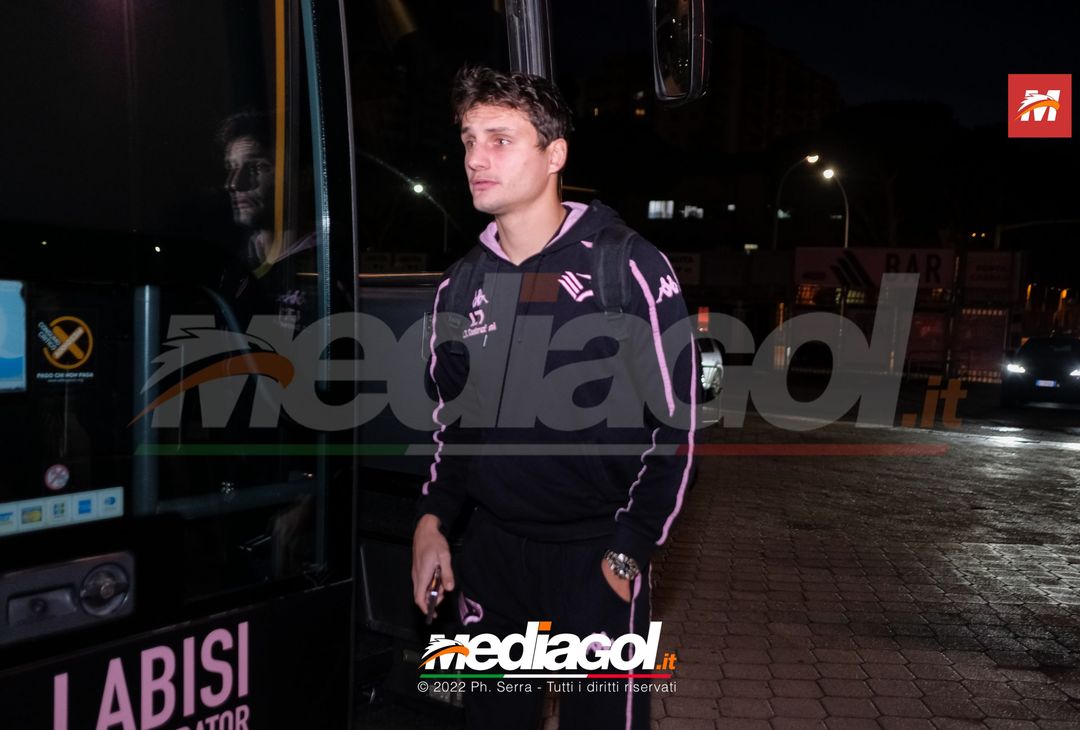 FOTO Perugia-Palermo, i rosanero in partenza dallo stadio “Renzo Barbera” (Gallery) - immagine 12