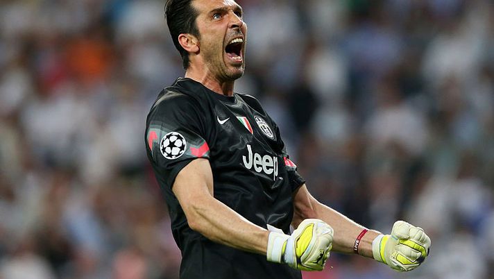 during the UEFA Champions League Semi Final, second leg match between Real Madrid and Juventus at Estadio Santiago Bernabeu on May 13, 2015 in Madrid, Spain. Buffon fuori per infortunio, ecco cos’è successo al portiere della Juve - immagine 1