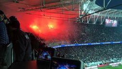 Fenerbahce, fumogeno nascosto nelle mutande: così carica la squadra prima del derby