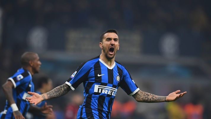 MILAN, ITALY - FEBRUARY 09:  Matias Vecino of FC Internazionale celebrates after scoring the goal during the Serie A match between FC Internazionale and  AC Milan at Stadio Giuseppe Meazza on February 9, 2020 in Milan, Italy.  (Photo by Claudio Villa - Inter/Inter via Getty Images) 