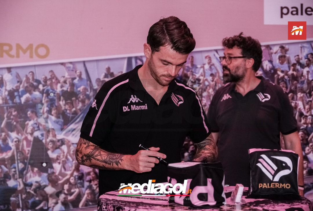 FOTO RITIRO PALERMO, Brunori e l’incontro con i tifosi al Barbera (Gallery) - immagine 52