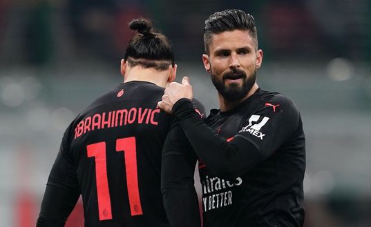 Zlatan Ibrahimovic ed Olivier Giroud (attaccanti AC Milan) durante Milan-Napoli 0-1 (Serie A 2021-2022) | News (Getty Images) Ibrahimovic Giroud AC Milan Milan-Napoli 0-1 Serie A 2021-2022
