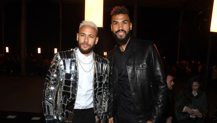 PARIS, FRANCE - JANUARY 17: (L-R) Neymar and Eric Choupo-Moting attend the Balmain Menswear Fall/Winter 2020-2021 show as part of Paris Fashion Week on January 17, 2020 in Paris, France. (Photo by Pascal Le Segretain/Getty Images) PARIS, FRANCE - JANUARY 17: (L-R) Neymar and Eric Choupo-Moting attend the Balmain Menswear Fall/Winter 2020-2021 show as part of Paris Fashion Week on January 17, 2020 in Paris, France. (Photo by Pascal Le Segretain/Getty Images)