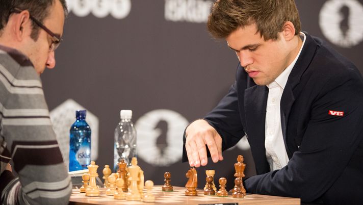 BERLIN, GERMANY - OCTOBER 12: (L-R) Leinier Dominguez and Magnus Carlsen are seen at the 2015 World Chess Rapid and Blitz Championship in Berlin on October 12, 2015 in Berlin, Germany. (Photo by Sebastian Reuter/Getty Images for World Chess by Agon Limited) BERLIN, GERMANY - OCTOBER 12: (L-R) Leinier Dominguez and Magnus Carlsen are seen at the 2015 World Chess Rapid and Blitz Championship in Berlin on October 12, 2015 in Berlin, Germany. (Photo by Sebastian Reuter/Getty Images for World Chess by Agon Limited)