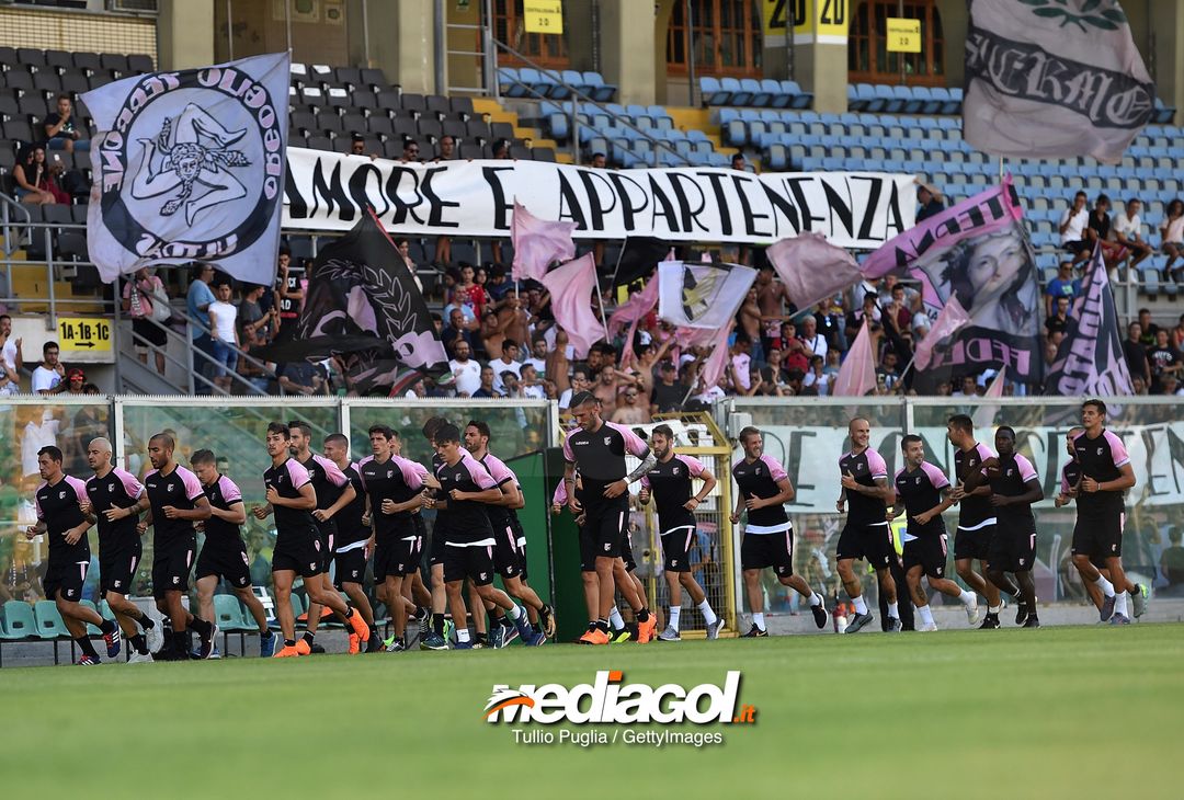  PALERMO, ITALY - JULY 31:  Players of Palermo in action during a training session at Renzo Barbera stadium on July 31, 2018 in Palermo, Italy.  (Photo by Tullio M. Puglia/Getty Images)  