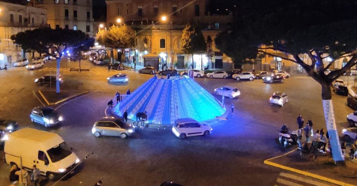 VIDEO Portici si colora d azzurro per il Napoli lo spettacolo di