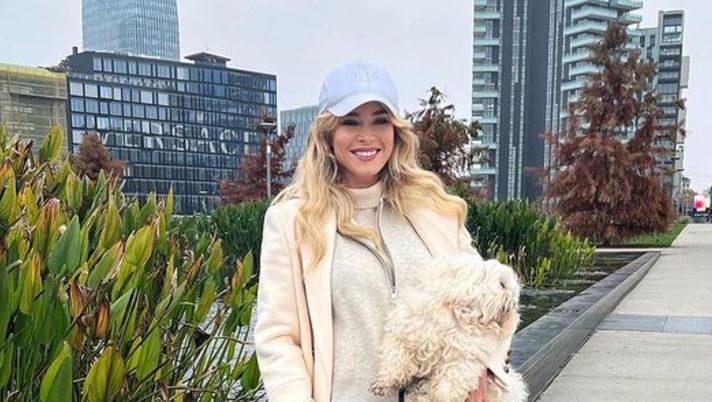 SOCIAL/ Diletta Leotta, sabato in famiglia in centro a Milano SOCIAL/ Diletta Leotta, sabato in famiglia in centro a Milano - immagine 1