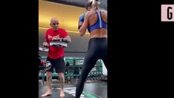 VIDEO / Elisabetta Canalis si dà alla boxe: che colpi sul ring!