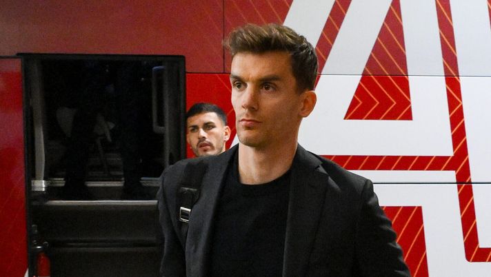 Roma-Torino, Llorente dalla tribuna: storia social durante l’inno - immagine 1