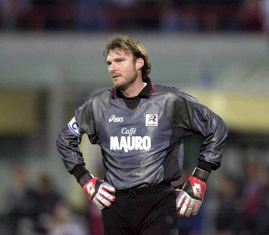 Mandatory Credit: Grazia Neri/ALLSPORT Reggina, Taibi: “Il ritiro deciso dopo il derby unirà tutti noi”- immagine 2