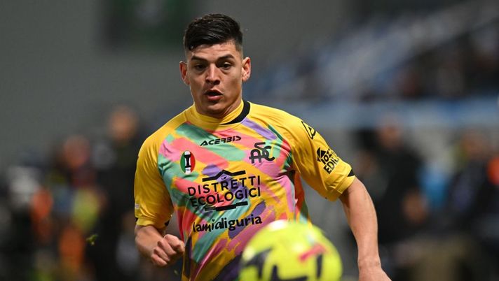 REGGIO NELL'EMILIA, ITALY - MARCH 17: Kevin Agudelo of Spezia calcio in action during the Serie A match between US Sassuolo and Spezia Calcio at Mapei Stadium - Citta' del Tricolore on March 17, 2023 in Reggio nell'Emilia, Italy. (Photo by Alessandro Sabattini/Getty Images) DAI CAMPI – Stop per Agudelo! Saponara, Luis Alberto, Brahim, Okereke, Success, Ilic… - immagine 1