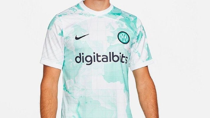 Inter, oggi il lancio della seconda maglia: sarà usata subito a Lecce Inter, oggi il lancio della seconda maglia: sarà usata subito a Lecce - immagine 1