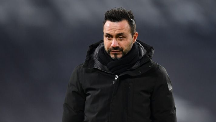 TURIN, ITALY - JANUARY 10: Roberto De Zerbi, Head Coach of Sassuolo looks on prior to the Serie A match between Juventus and US Sassuolo at Allianz Stadium on January 10, 2021 in Turin, Italy. Sporting stadiums around Italy remain under strict restrictions due to the Coronavirus Pandemic as Government social distancing laws prohibit fans inside venues resulting in games being played behind closed doors. (Photo by Valerio Pennicino/Getty Images ) De Zerbi: “Boga è uscito per uno stop muscolare! Non so se recupero Locatelli” - immagine 1