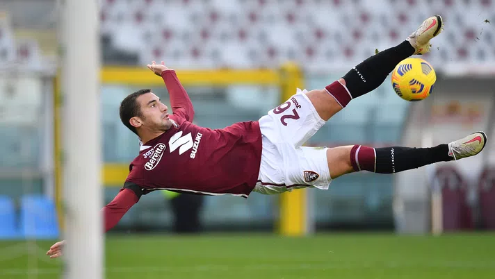 TURIN, ITALY - NOVEMBER 26:  Federico Bonazzoli of Torino FC in action during the Coppa Italia match between Torino FC and Virtus Entella at Stadio Olimpico di Torino on November 26, 2020 in Turin, Italy.  (Photo by Valerio Pennicino/Getty Images)