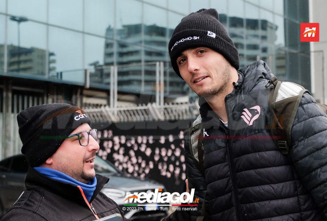 FOTO Genoa-Palermo, i rosanero in partenza dallo stadio “Renzo Barbera” (Gallery) - immagine 31