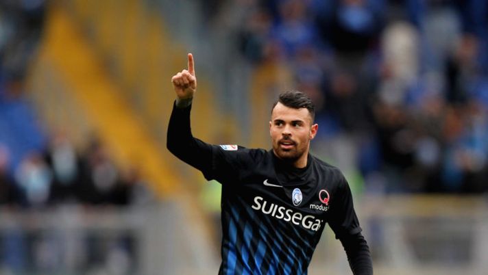 ROME, ITALY - JANUARY 15: Andrea Petagna of Atalanta BC celebrates after scoring the opening goal during the Serie A match between SS Lazio and Atalanta BC at Stadio Olimpico on January 15, 2017 in Rome, Italy. (Photo by Paolo Bruno/Getty Images) Gasperini: “Petagna è fondamentale, ma ha perso serenità. Gli sembra tutto difficile…” - immagine 1