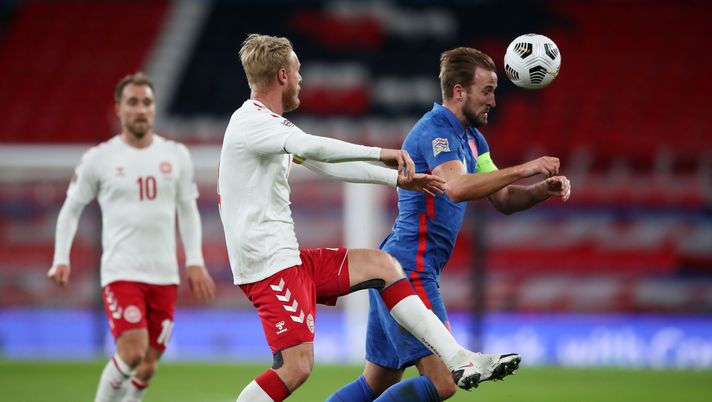 LONDON, ENGLAND - OCTOBER 14: Simon Kjaer of Denmark battles for possession with Harry Kane of England during the UEFA Nations League group stage match between England and Denmark at Wembley Stadium on October 14, 2020 in London, England. Football Stadiums around Europe remain empty due to the Coronavirus Pandemic as Government social distancing laws prohibit fans inside venues resulting in fixtures being played behind closed doors. (Photo by Nick Potts - Pool/Getty Images) LONDON, ENGLAND - OCTOBER 14: Simon Kjaer of Denmark battles for possession with Harry Kane of England during the UEFA Nations League group stage match between England and Denmark at Wembley Stadium on October 14, 2020 in London, England. Football Stadiums around Europe remain empty due to the Coronavirus Pandemic as Government social distancing laws prohibit fans inside venues resulting in fixtures being played behind closed doors. (Photo by Nick Potts - Pool/Getty Images)