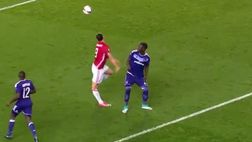 VIDEO / Manchester United nel terrore: bruttissima caduta per Ibrahimovic