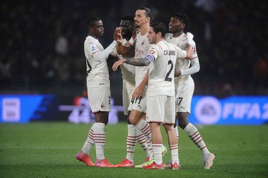 BOLOGNA, ITALY - OCTOBER 23: Zlatan Ibrahimovic of AC Milan celebrates after scoring his team's fourth goal during the Serie A match between Bologna FC and AC Milan at Stadio Renato Dall'Ara on October 23, 2021 in Bologna, Italy. (Photo by Mario Carlini / Iguana Press/Getty Images) Emergenza infortuni per il Milan: si ferma anche Castillejo, fuori in sette- immagine 3