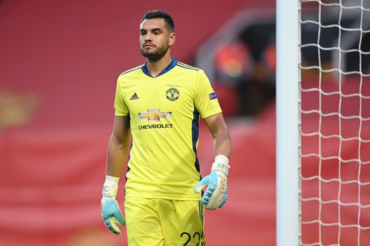 MANCHESTER, ENGLAND - AUGUST 05: Sergio Romero of Manchester United in action during the UEFA Europa League round of 16 second leg match between Manchester United and LASK at Old Trafford on August 05, 2020 in Manchester, England. (Photo by Michael Regan/Getty Images) MANCHESTER, ENGLAND - AUGUST 05: Sergio Romero of Manchester United in action during the UEFA Europa League round of 16 second leg match between Manchester United and LASK at Old Trafford on August 05, 2020 in Manchester, England. (Photo by Michael Regan/Getty Images)