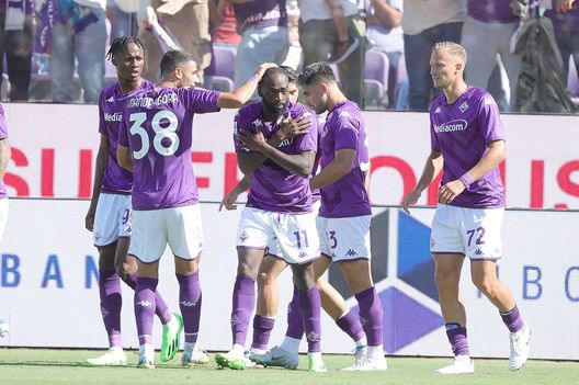 FLORENCE, ITALY - SEPTEMBER 18: Jonathan Ikoné Nanitamo of ACF Fiorentina celebrates after scoring a goal during the Serie A match between ACF Fiorentina and Hellas Verona at Stadio Artemio Franchi on September 18, 2022 in Florence, Italy. (Photo by Gabriele Maltinti/Getty Images) Fiorentina-Verona