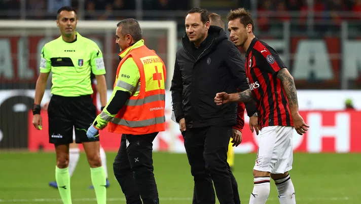 6 maggio 2019, Milan-Bologna 2-1: l'infortunio di Lucas Biglia (credits: GETTY Images)
