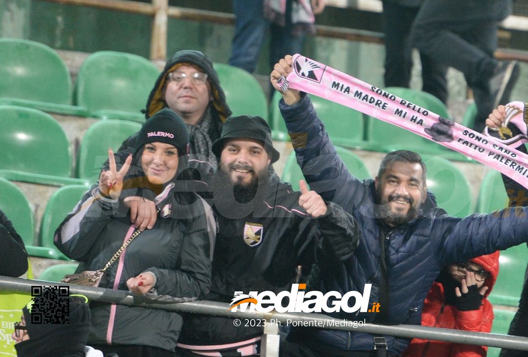 FOTOTIFO Palermo-Ternana 0-0, gli scatti ai tifosi al “Renzo Barbera” (Gallery) - immagine 33
