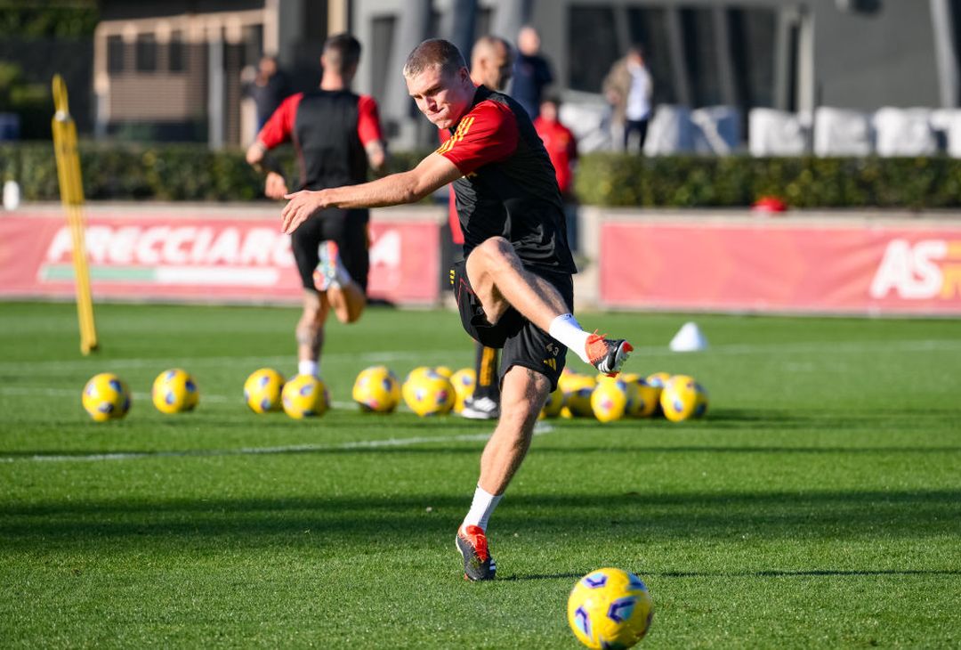 Trigoria, vigilia di Frosinone-Roma: la ‘festa’ dei compagni a Celik – FOTO GALLERY - immagine 31