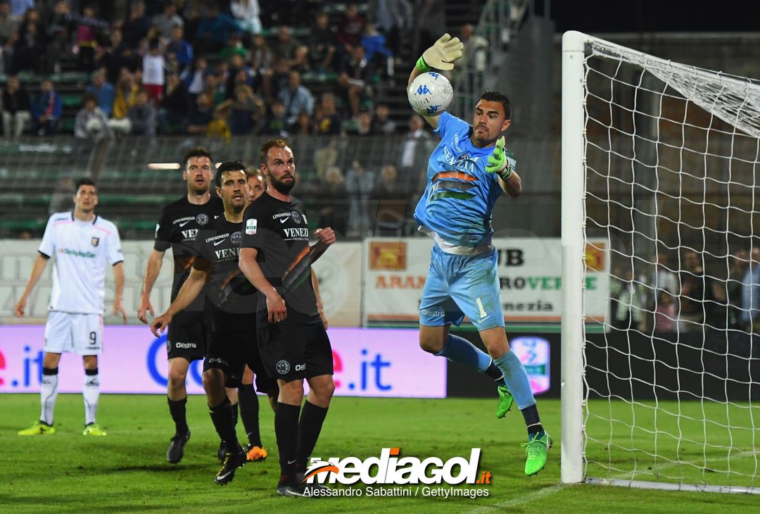  VENICE, ITALY - APRIL 27: Emil Aduero of Venezia FC in action during the serie B match between Venezia FC and US Citta di Palermo at Stadio Pier Luigi Penzo on April 27, 2018 in Venice, Italy.  (Photo by Alessandro Sabattini/Getty Images) 