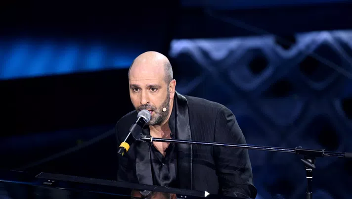 Zalone: “Napoli è la città più dura. Quella sera in cui giocavano gli azzurri…” - immagine 1