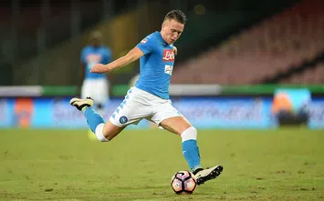  NAPLES, ITALY - SEPTEMBER 17: Piotr Zielinski of Napoli in action during the Serie A match between SSC Napoli and Bologna FC at Stadio San Paolo on September 17, 2016 in Naples, Italy. (Photo by Francesco Pecoraro/Getty Images)