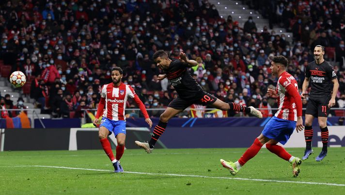 MADRID, SPAIN - NOVEMBER 24: Junior Messias of AC Milan scores their side's first goal during the UEFA Champions League group B match between Atletico Madrid and AC Milan at Wanda Metropolitano on November 24, 2021 in Madrid, Spain. (Photo by Gonzalo Arroyo Moreno/Getty Images) Champions League, Milano s’è desta - immagine 1