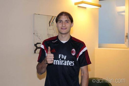 Gabriel Paletta (fonte foto: www.acmilan.com) Gabriel Paletta (fonte foto: www.acmilan.com)