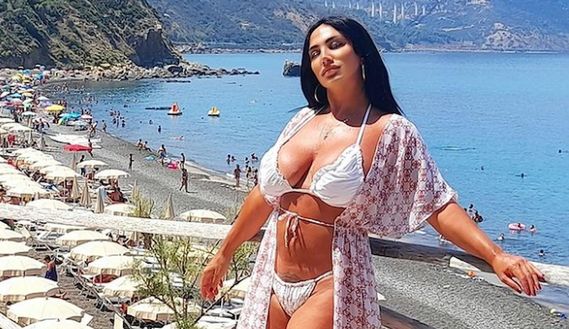 Foto: Instagram Marika Fruscio ha nostalgia d’estate: la foto in costume è da impazzire- immagine 2