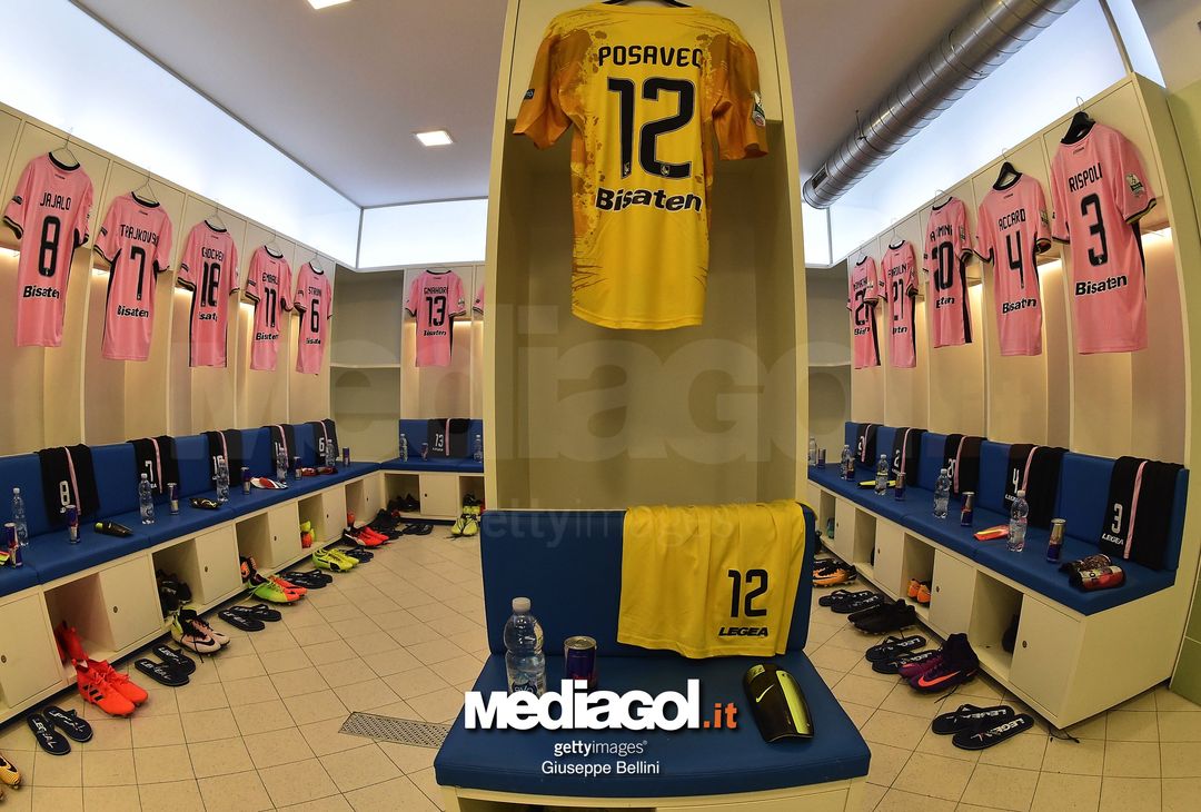  PESCARA, ITALY - NOVEMBER 03:  Dressing room of Città di Palermo FC prior the Serie B match between Pescara Calcio and US Citta di Palermo FC at Stadio Adriatico Giovanni Cornacchia on November 3, 2017 in Pescara, Italy.  (Photo by Giuseppe Bellini/Getty Images) 