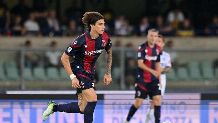 VERONA, ITALY - SEPTEMBER 18: Riccardo Calafiori of Bologna FC in action during the Serie A TIM match between Hellas Verona FC and Bologna FC at Stadio Marcantonio Bentegodi on September 18, 2023 in Verona, Italy. (Photo by Alessandro Sabattini/Getty Images) Dalla Vite: “Juve su Calafiori. Il Bologna ha osservato più volte Gonzalez”- immagine 1