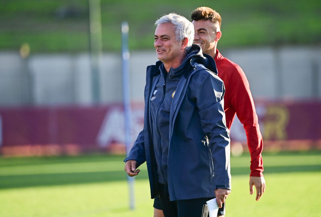 Mourinho respira: a Trigoria Pellegrini e Kumbulla in gruppo – FOTO GALLERY - immagine 23
