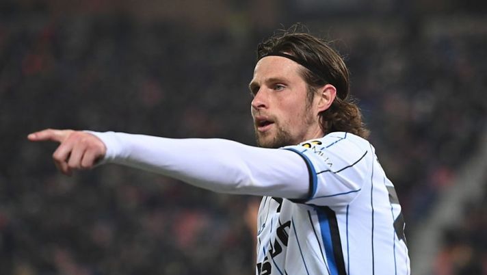 BOLOGNA, ITALY - MARCH 20: Hans Hateboer of Atalanta BC gestures during the Serie A match between Bologna FC and Atalanta BC at Stadio Renato Dall'Ara on March 20, 2022 in Bologna, Italy. (Photo by Alessandro Sabattini/Getty Images) UFFICIALE – Atalanta, c’è la rottura del crociato per Hateboer: stagione finita - immagine 1