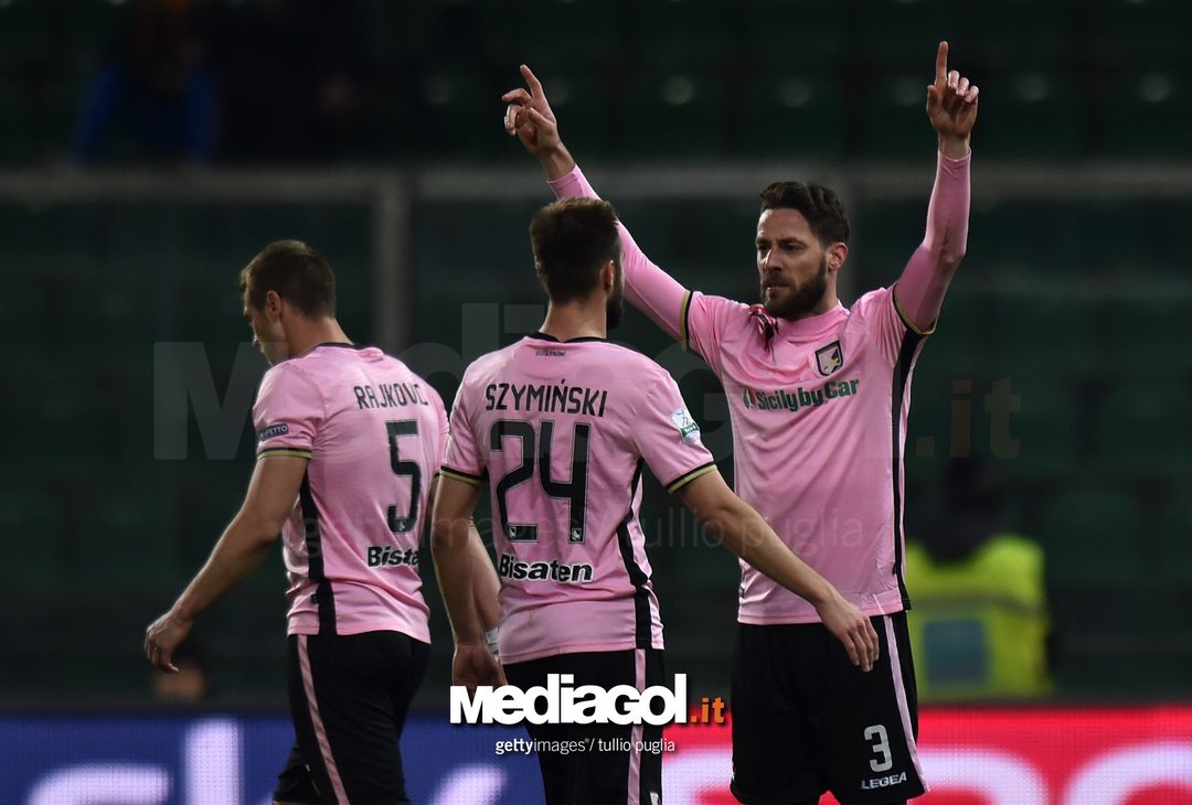  PALERMO, ITALY - FEBRUARY 27:  Andrea Rispoli of Palermo celebrates after scoring his team's third goal during the Serie B match between US Citta di Palermo and Ascoli Picchio on February 27, 2018 in Palermo, Italy.  (Photo by Tullio M. Puglia/Getty Images) 