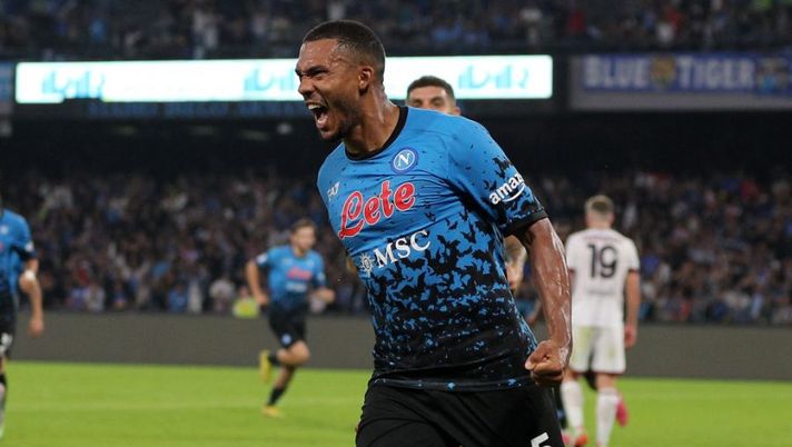 NAPLES, ITALY - OCTOBER 16: Juan Jesus of SSC Napoli celebrates after scoring a goal to make the score 1-1 during the Serie A match between SSC Napoli and Bologna FC at Stadio Diego Armando Maradona on October 16, 2022 in Naples, Italy. (Photo by Francesco Pecoraro/Getty Images) Napoli, Spalletti si affida a Juan Jesus: la possibile sorpresa a centrocampo - immagine 1