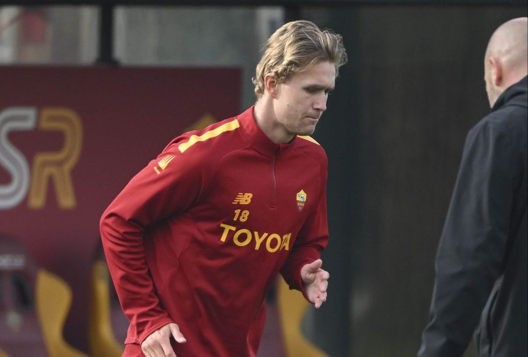 Roma, allenamento a Trigoria dopo la vittoria contro il Bologna – FOTO GALLERY - immagine 49