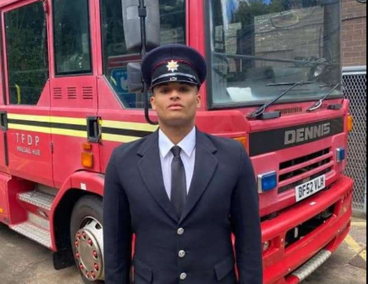 Ex difensore inglese ora fa il vigile del fuoco: nel 2021 nominato per un “Pride of Britain Award”- immagine 2