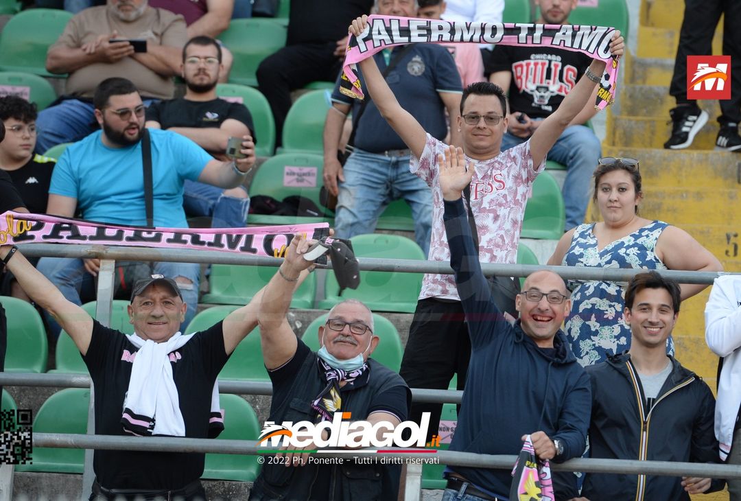 Fototifo, i tifosi allo stadio per Palermo-Virtus Entella 2-2 (gallery) - immagine 69
