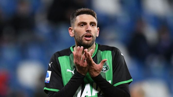 REGGIO NELL'EMILIA, ITALY - FEBRUARY 26: Domenico Berardi of US Sassuolo reacts during the Serie A match between US Sassuolo and ACF Fiorentina at Mapei Stadium - Citta' del Tricolore on February 26, 2022 in Reggio nell'Emilia, Italy. (Photo by Alessandro Sabattini/Getty Images) Carnevali: “Berardi? Trattato già col Milan a suo tempo, pure con altre società” - immagine 1