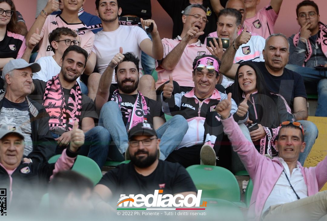 Fototifo, i tifosi allo stadio per Palermo-Virtus Entella 2-2 (gallery) - immagine 17