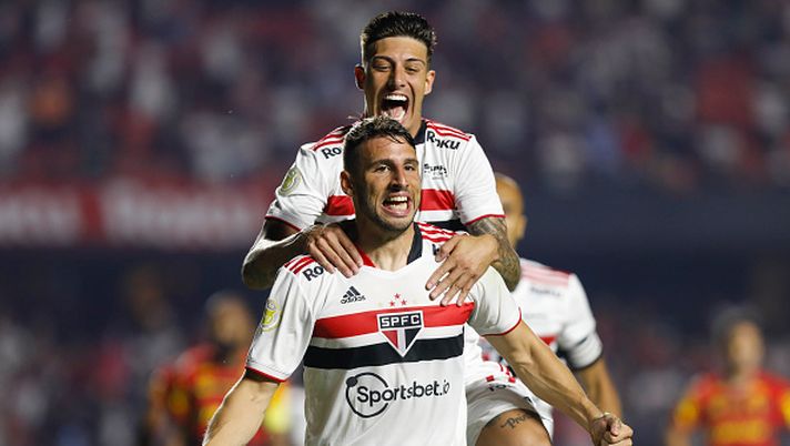 SAO PAULO, BRAZIL - NOVEMBER 27: Jonathan Calleri of São Paulo celebrates after scoring the first goal with your team mate Rigoni of São Paulo during the match between Sao Paulo and Sport Recife as part of Brasileirao Series A 2021 at Morumbi Stadium on November 27, 2021 in Sao Paulo, Brazil. (Photo by Ricardo Moreira/Getty Images) SAO PAULO, BRAZIL - NOVEMBER 27: Jonathan Calleri of São Paulo celebrates after scoring the first goal with your team mate Rigoni of São Paulo during the match between Sao Paulo and Sport Recife as part of Brasileirao Series A 2021 at Morumbi Stadium on November 27, 2021 in Sao Paulo, Brazil. (Photo by Ricardo Moreira/Getty Images)