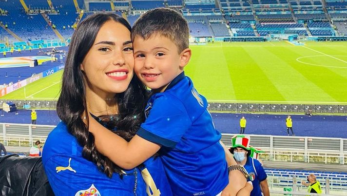 Turchia-Italia, lady Spinazzola con Mattia all&#8217;Olimpico: &#8220;Grande, papà! Ti amiamo&#8221; 