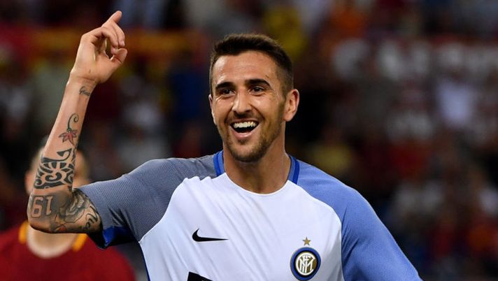 Inter Milan's Uruguayan midfielder Matias Vecino celebrates his goal during the Italian Serie A football match AS Roma vs Inter Milan on August 26, 2017, at the Olympic stadium in Rome. / AFP PHOTO / ALBERTO PIZZOLI (Photo credit should read ALBERTO PIZZOLI/AFP/Getty Images) Fidatevi di loro! Sette certezze per la prossima giornata al fantacalcio - immagine 1