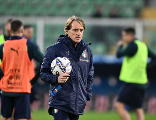 PALERMO, ITALY - MARCH 23: Head coach Italy Roberto Mancini reacts during Italy training session on March 23, 2022 in Palermo, Italy. (Photo by Claudio Villa/Getty Images) PALERMO, ITALY - MARCH 23: Head coach Italy Roberto Mancini reacts during Italy training session on March 23, 2022 in Palermo, Italy. (Photo by Claudio Villa/Getty Images)