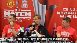 VIDEO / Delirio per Klopp in Thailandia: “Avete fatto lo stesso con lo United?”